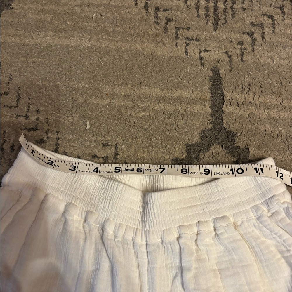 Wide Leg Pull-On Pants in White - Picture 2 of 6